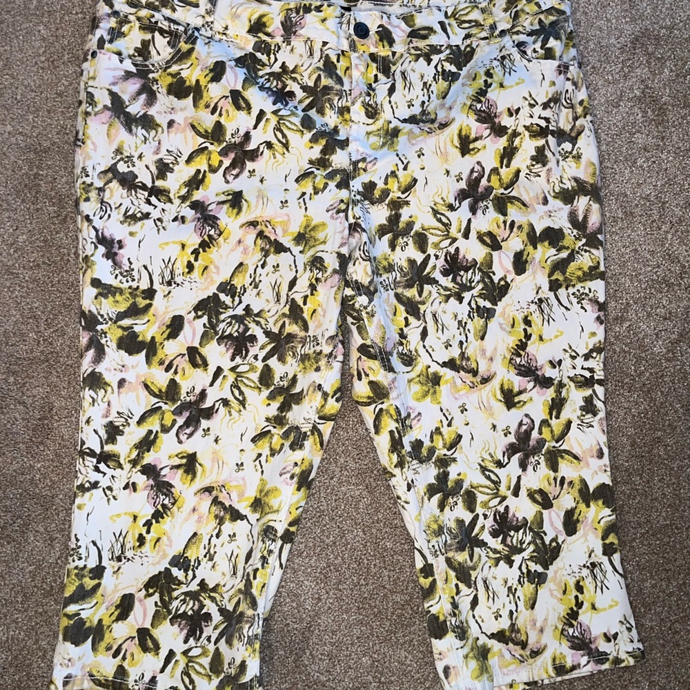 Lane Bryant‎ Yellow and White Floral Pants